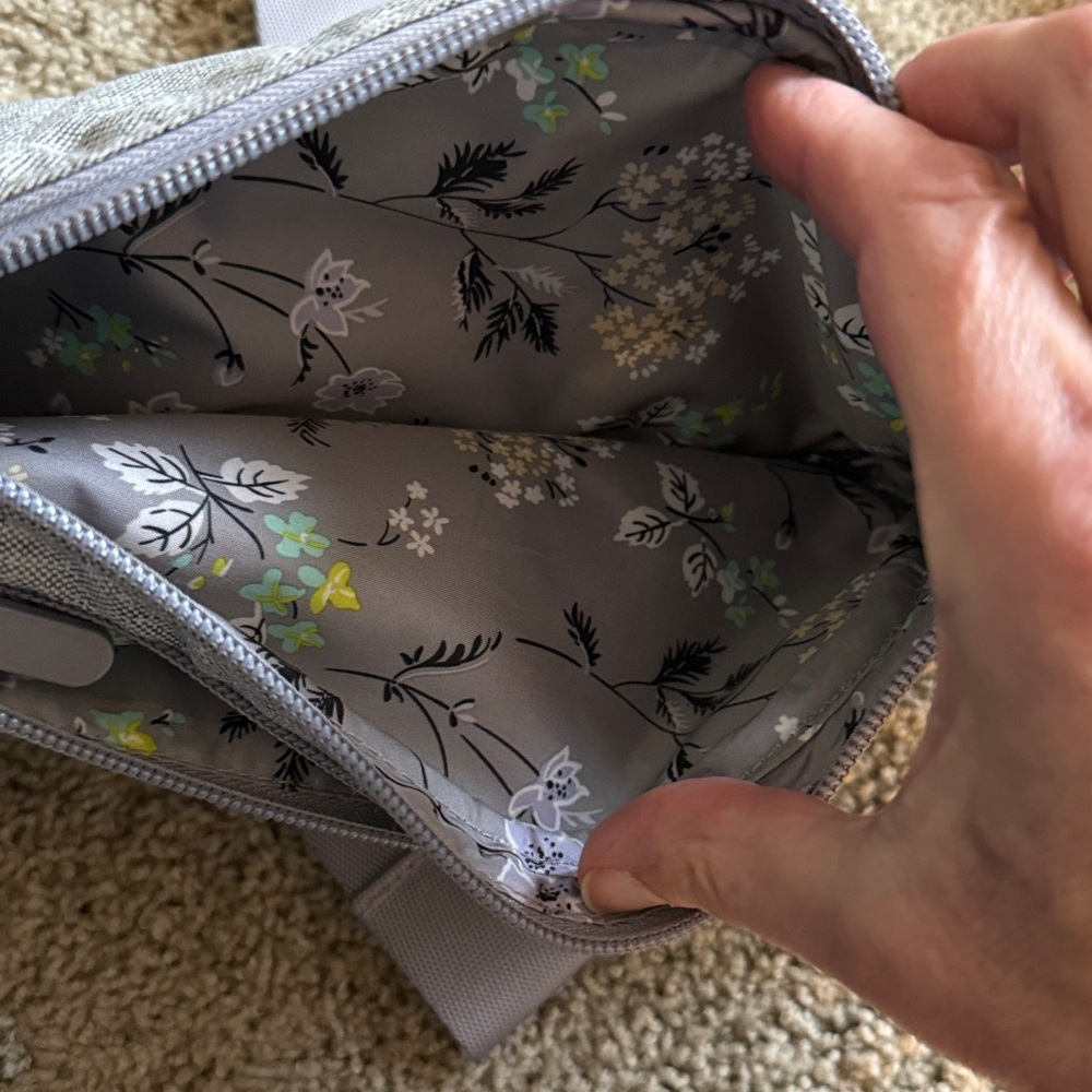 Vera Bradley Lighten Up Essential Gray Compact Sling Bag - Picture 7 of 7